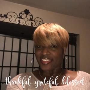 Meet your Posher, Dee